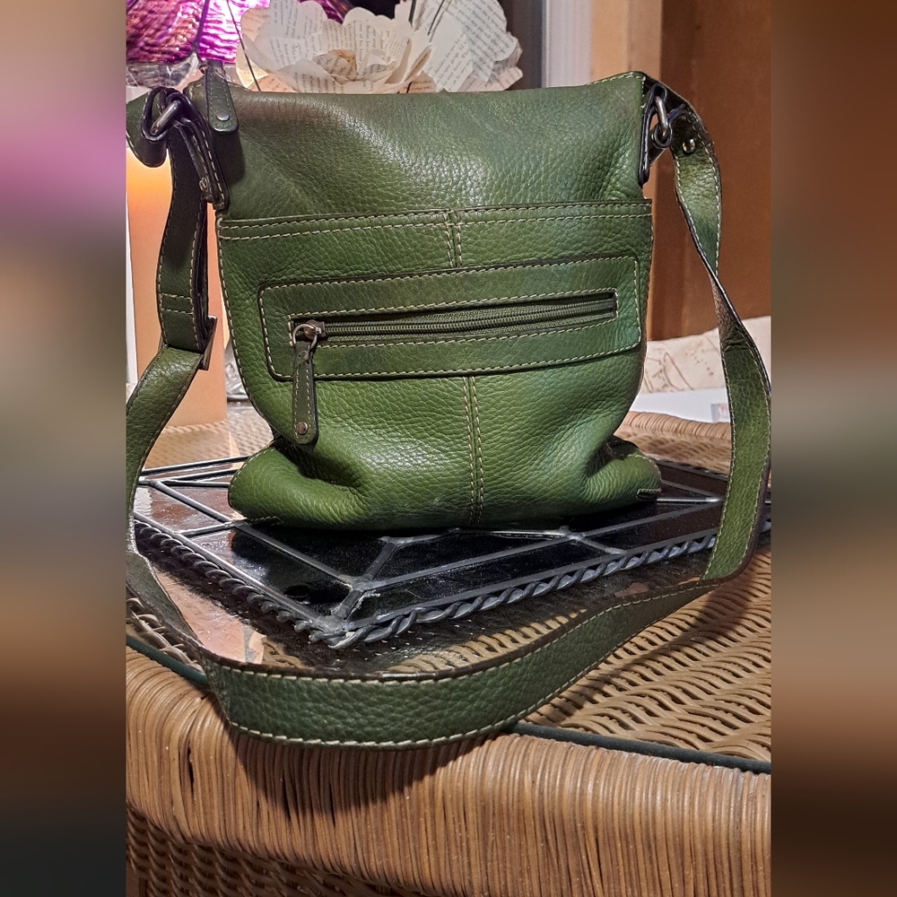 Green Leather Fossil Crossbody Bag. Like New Condition. CLOSING SALE! - Picture 3 of 11